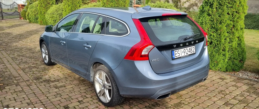 Volvo V60 cena 74900 przebieg: 65000, rok produkcji 2017 z Sieradz małe 631